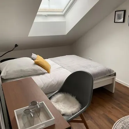 3sz, Grosser Balkon , Naturnah *