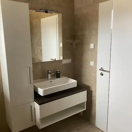 3sz, Grosser Balkon , Naturnah *